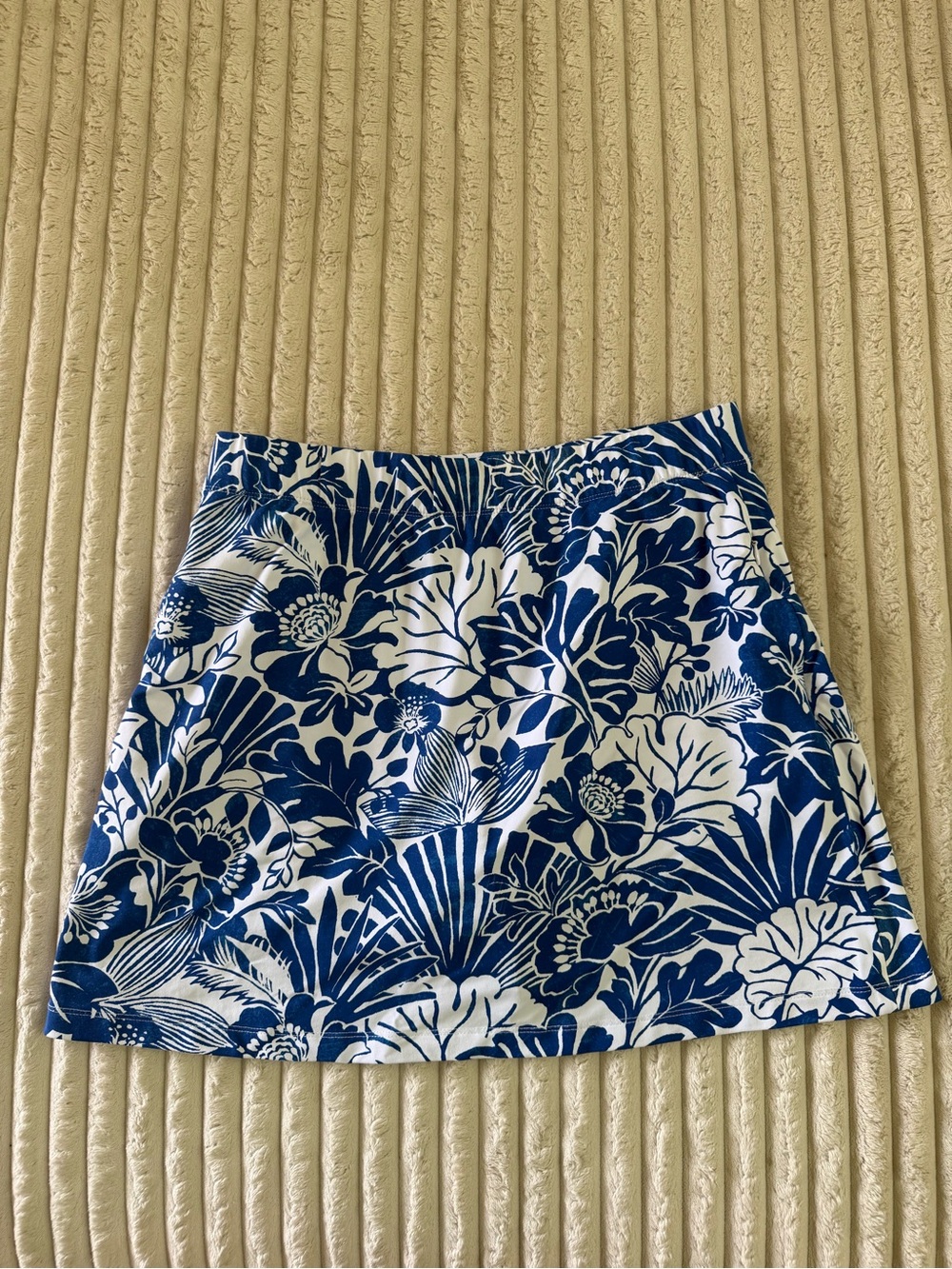 J. McLaughlin Blue and White Floral Mini skort